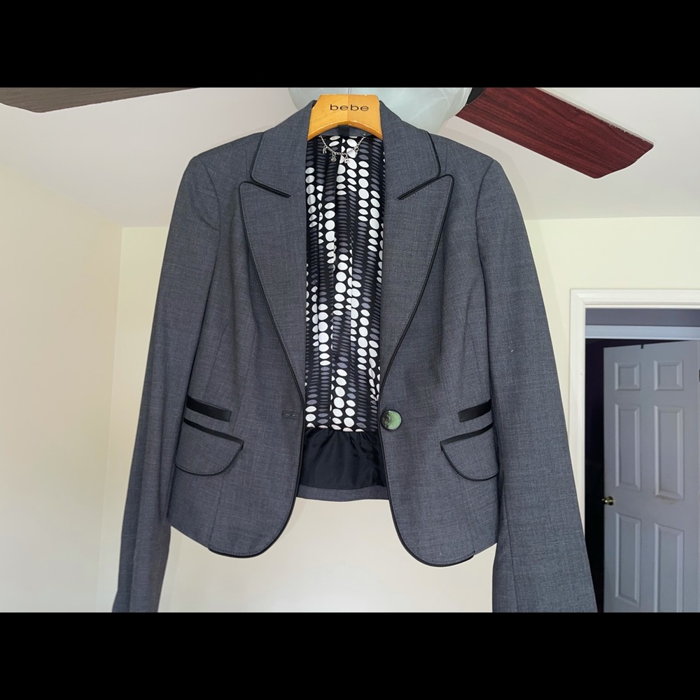 BEBE BLAZER SHORT SET SIZE 6 BLAZER SIZE 2 SHORTS